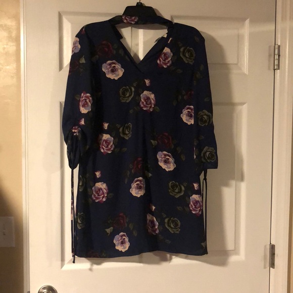 Dress - Picture 1 of 1